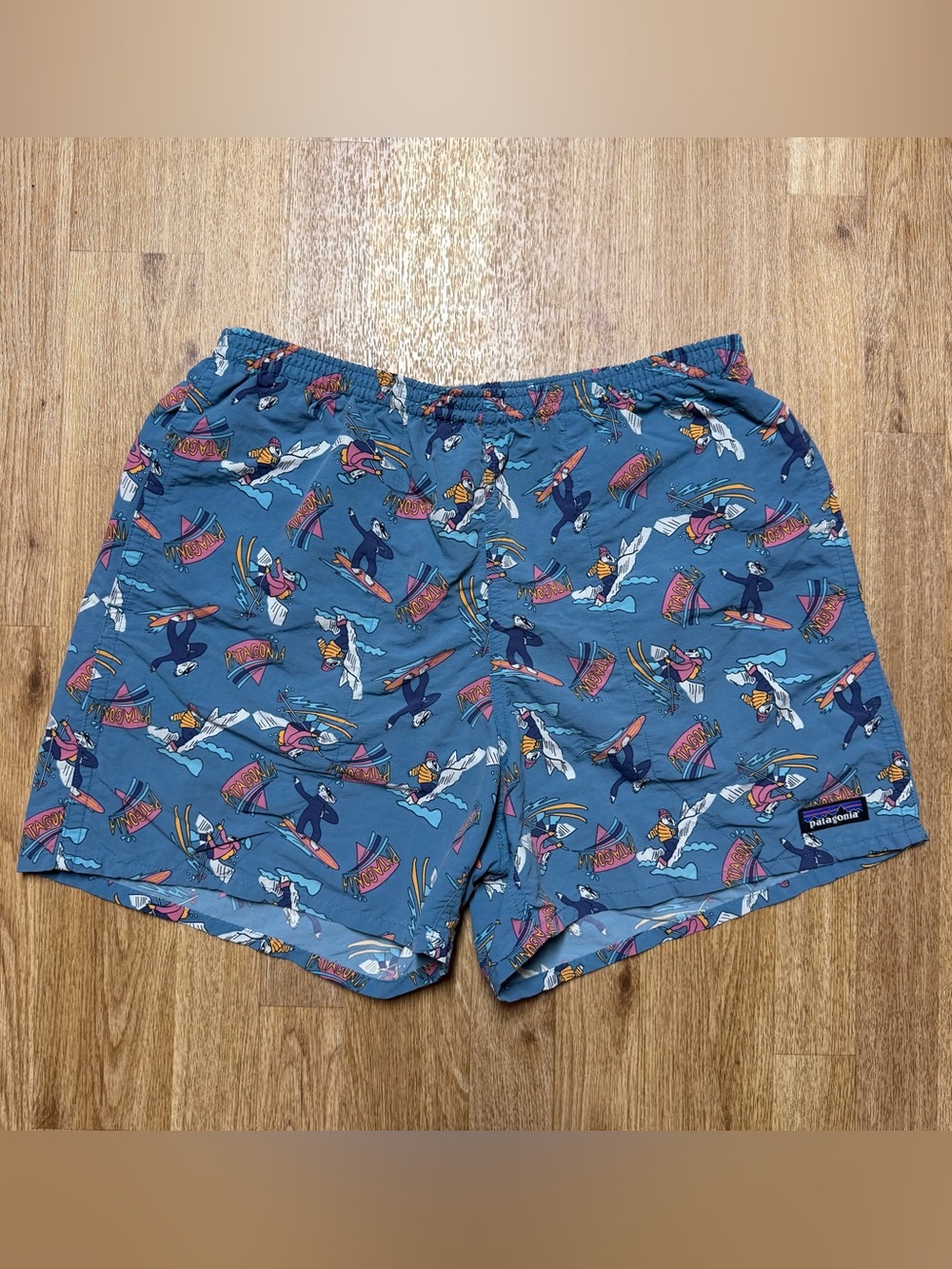 Patagonia Men’s Baggies 5" Lined Shorts Size Med Mr. Badger/ Wavy Blue Outdoor